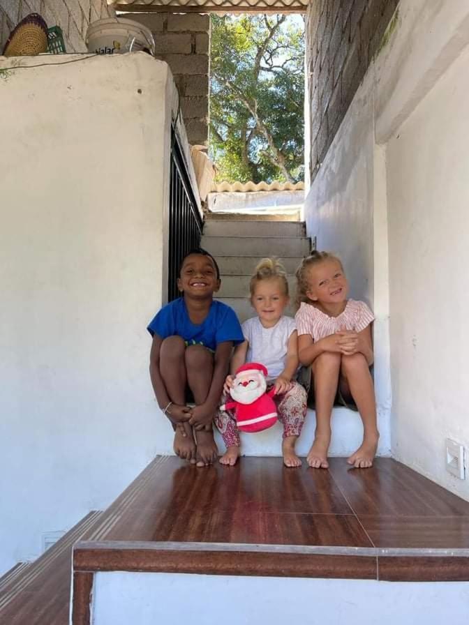 Sura Homestay Канди Екстериор снимка