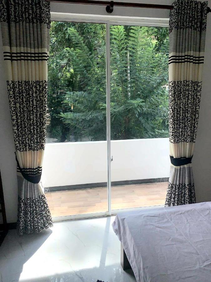 Sura Homestay Канди Екстериор снимка