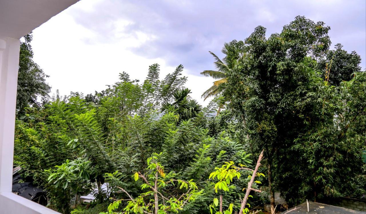 Sura Homestay Канди Екстериор снимка
