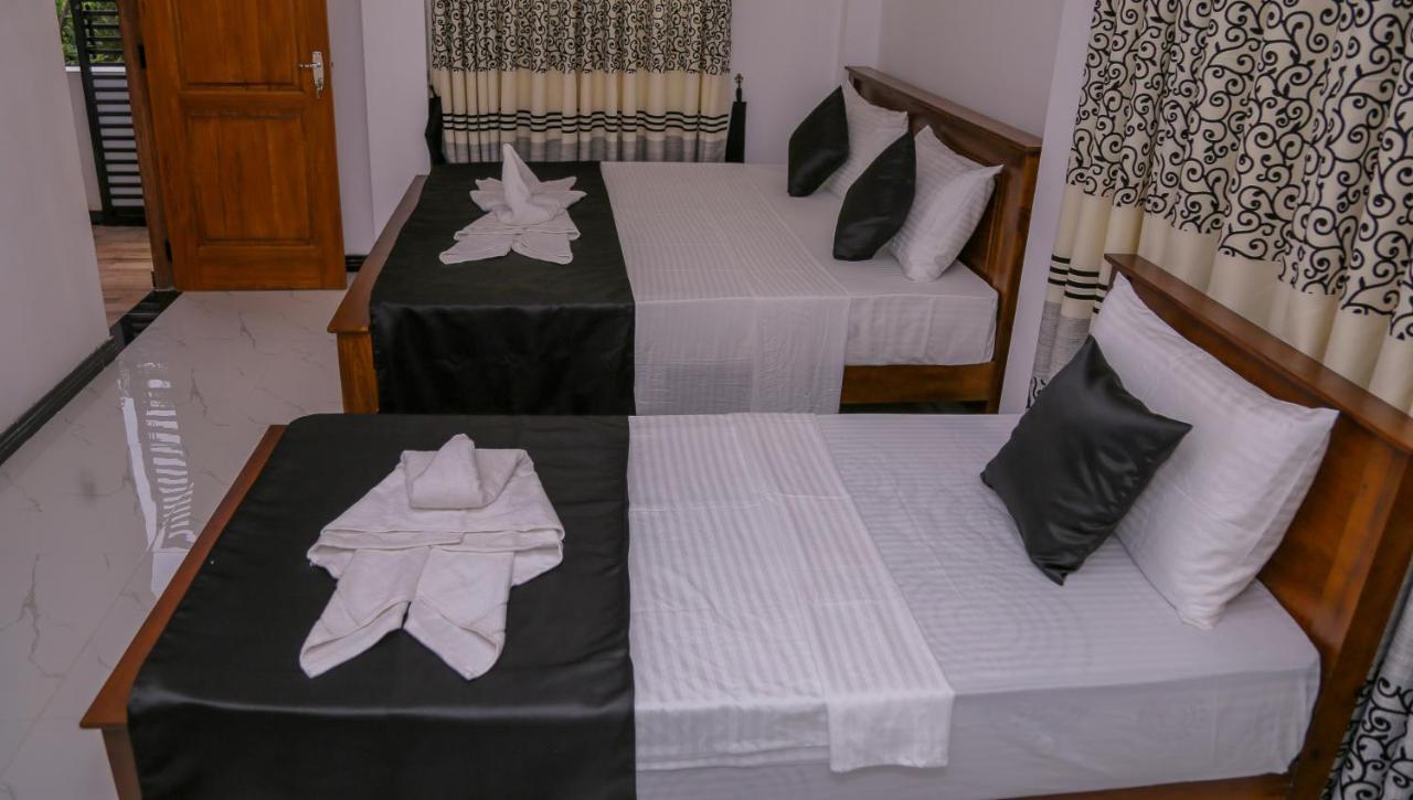 Sura Homestay Канди Екстериор снимка